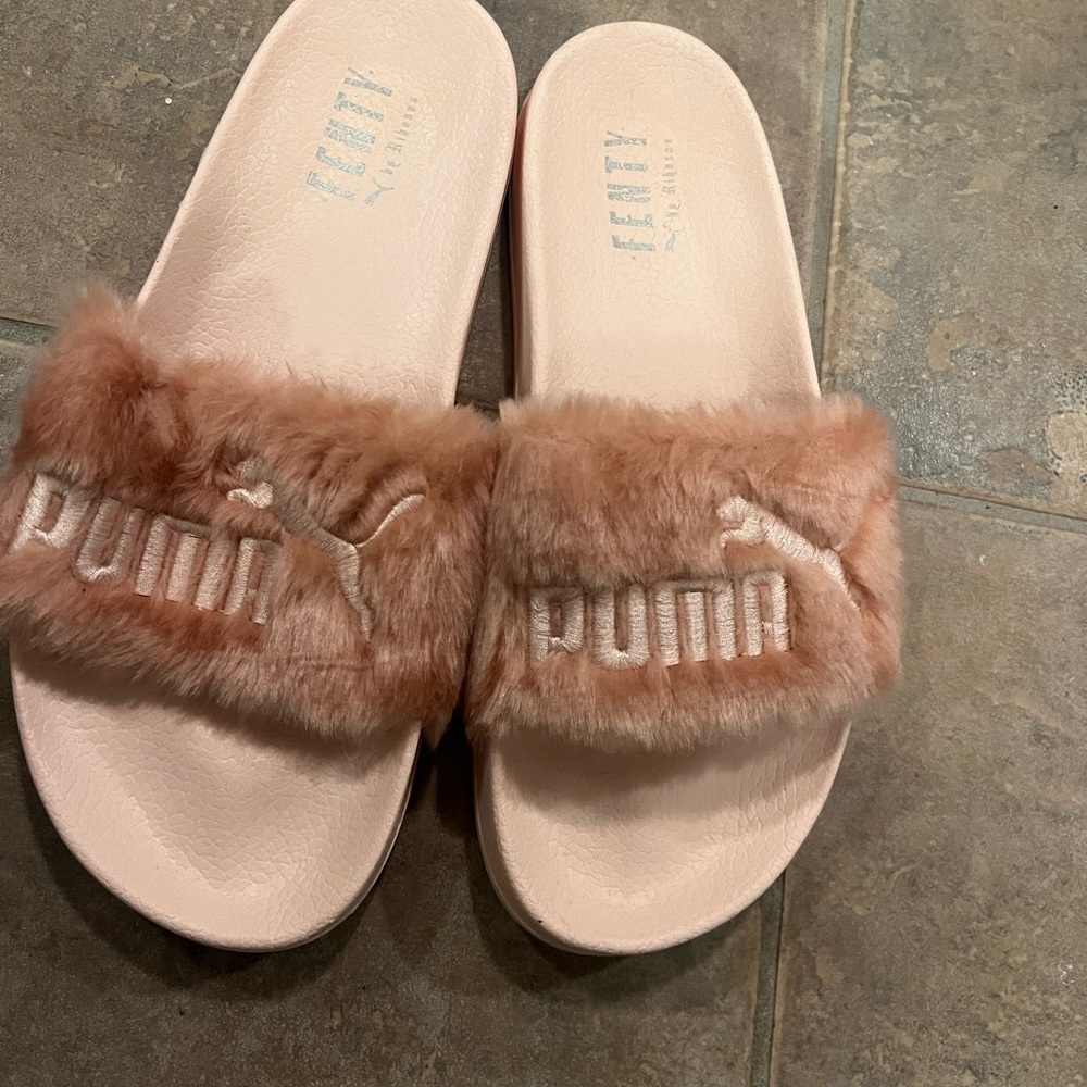 Fenty Beauty Women's Blush Furry Slippers